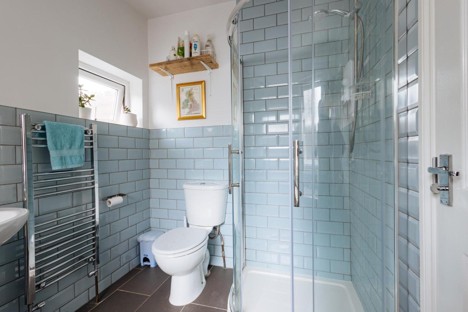 Unique Private W/ Easy Access To Apartment *
