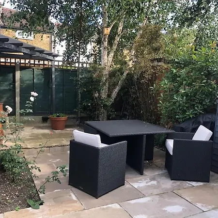 Unique Private Apartment W/ Easy Access To Central London Exterior photo